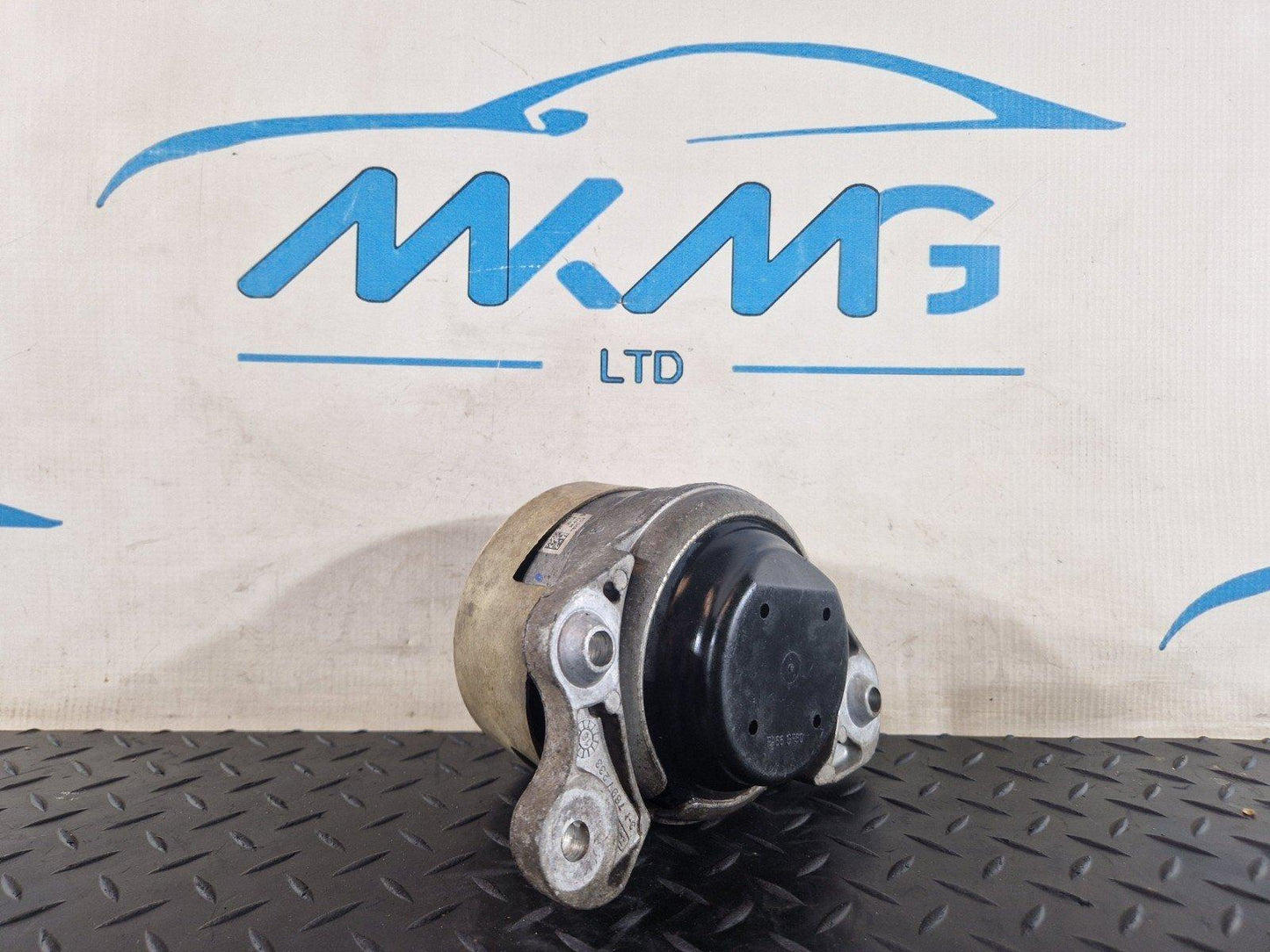 16-22 MERCEDES BENZ X253 GENUINE ENGINE SUPPORT MOUNT BRACKET RIGHT A2052407900