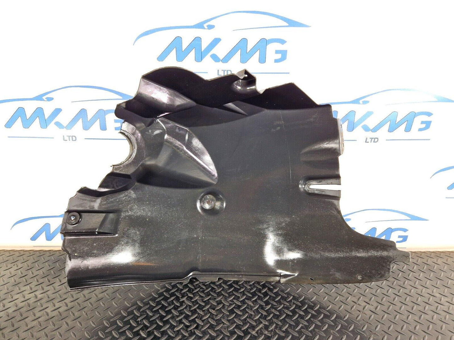 18ON MERCEDES BENZ SPRINTER W907 FRONT RIGHT ARCH LINER SPLASH GUARD A9066841877