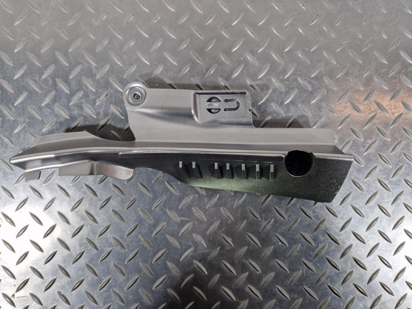 16-19 AUDI A4 B9 RIGHT ROOF SRS AIRBAG BRACKET MOUNT HOLDER 8W5880756