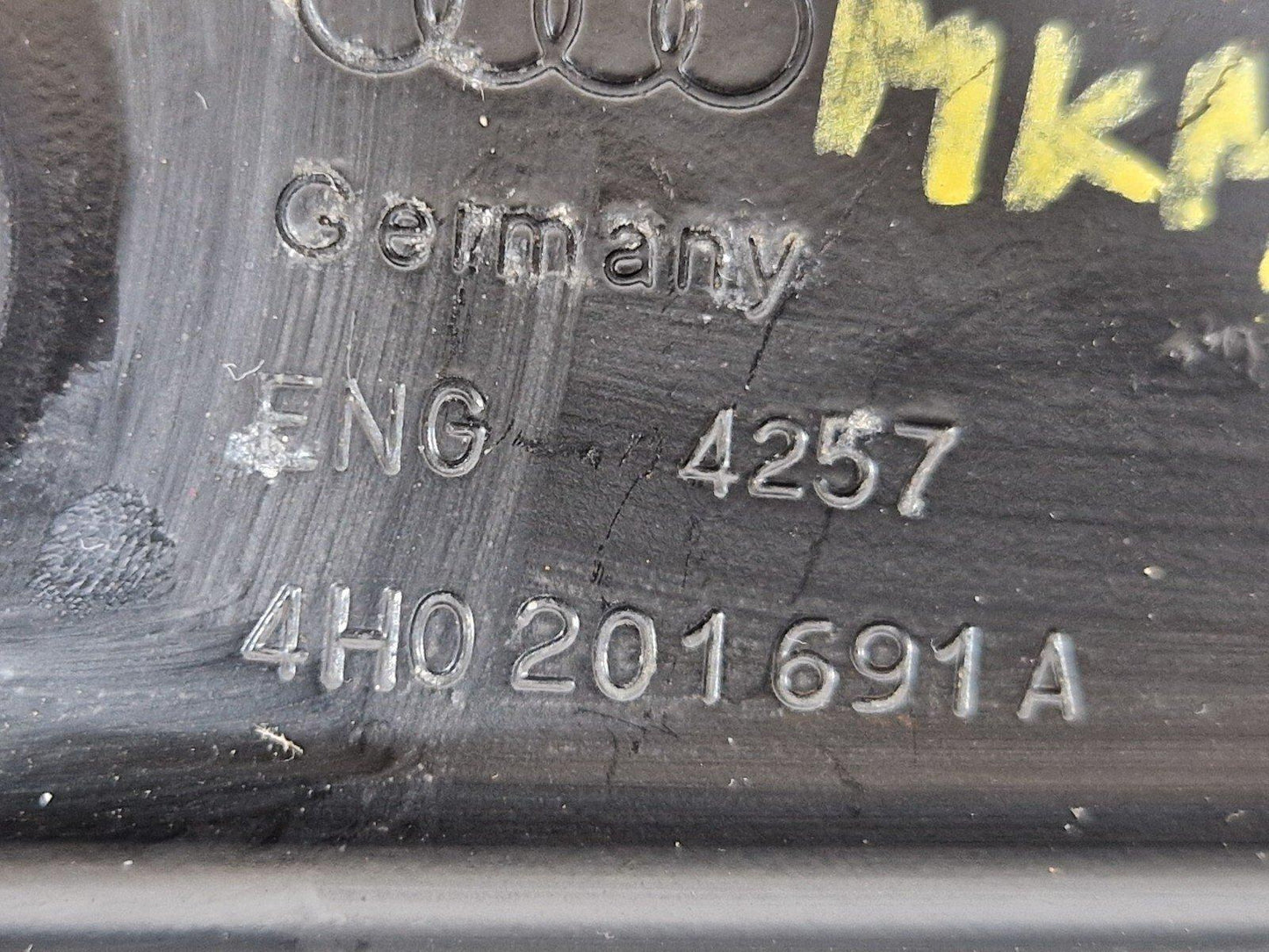 10-17 AUDI A8 4H FUEL TANK RETAINING PLATE BRACKET 4H0201691A
