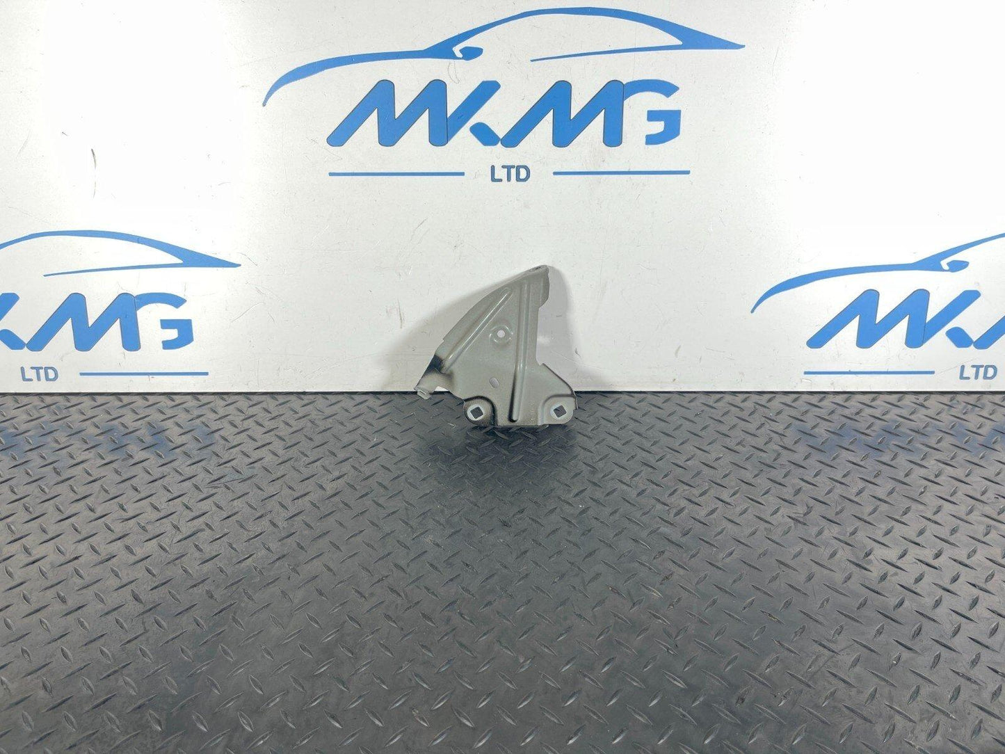 16-22 BMW X1 F48 FRONT RIGHT DRIVER SIDE WING FENDER BRACKET HOLDER 7351516