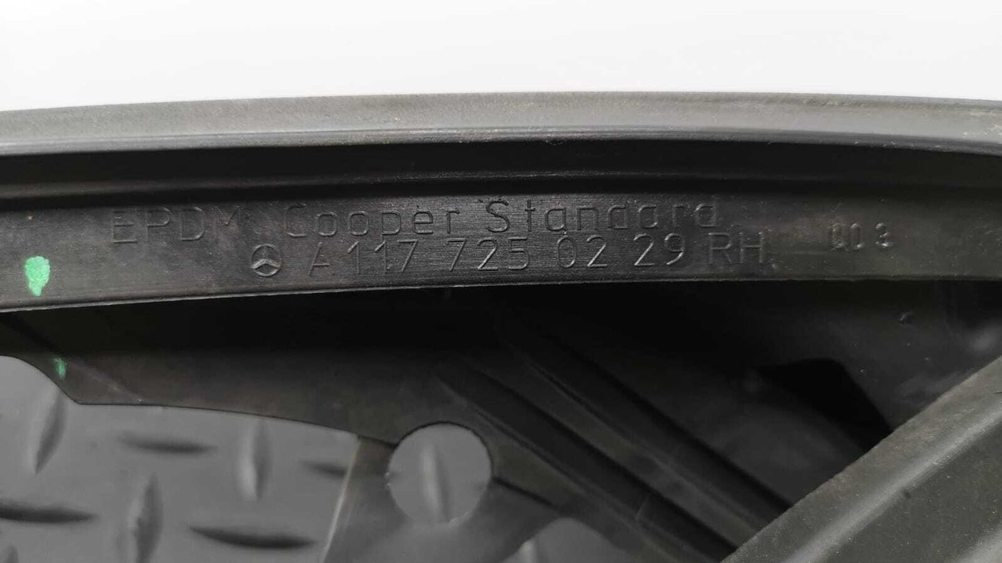 13-19 MERCEDES CLA W117 C117 GENUINE FRONT RIGHT DRIVER SIDE WINDOW RUBBER SEAL