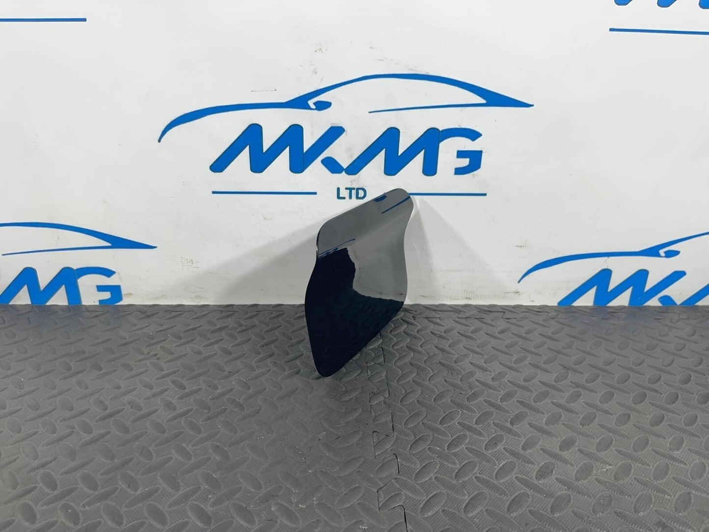 16-22 BMW X1 F48 FUEL TANK FILLER FLAP COVER IN BLACK 475  7359631