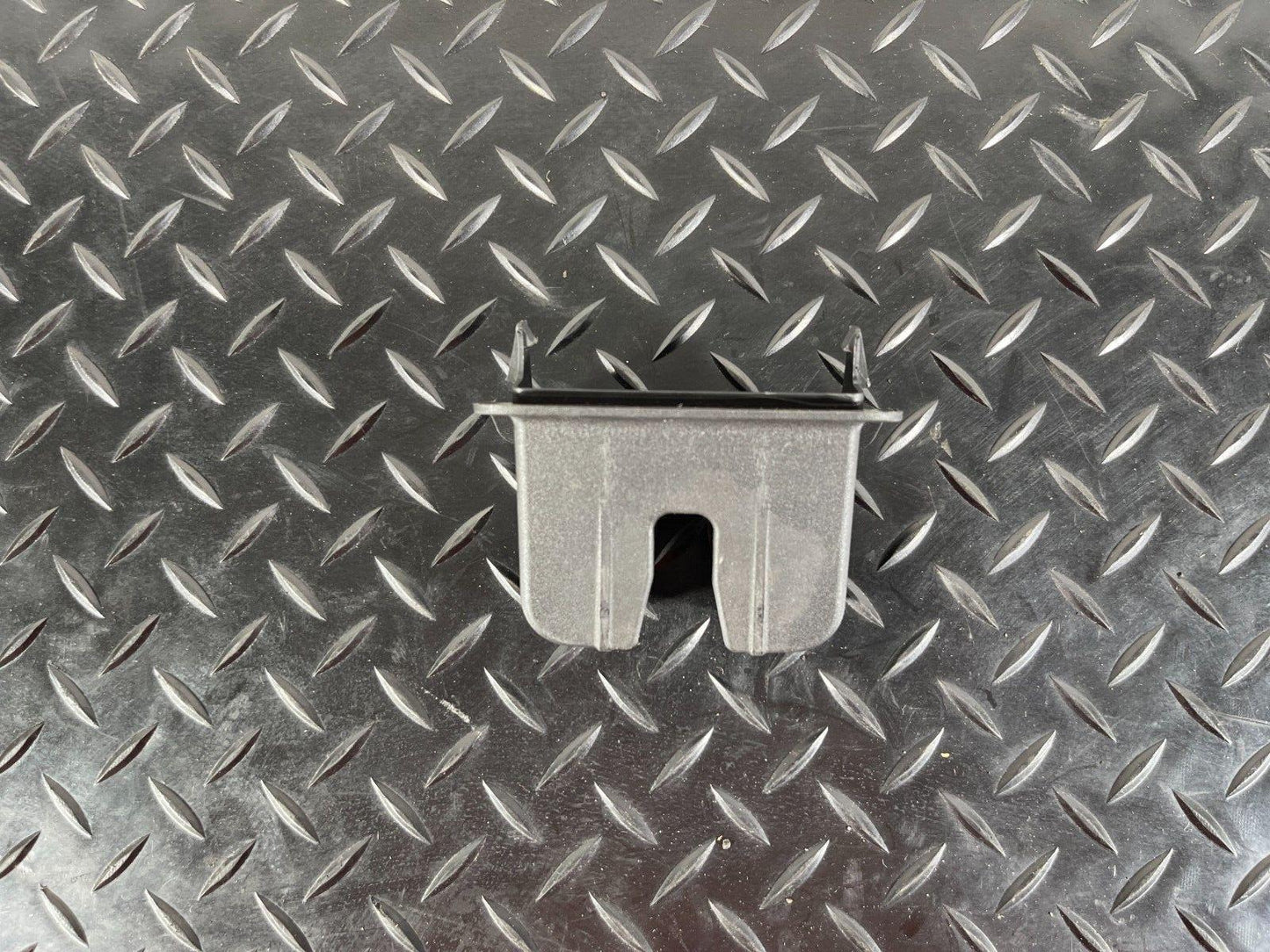 16-19 AUDI A4 B9 SALOON GENUINE BOOT TAILGATE LOCK TRIM COVER 8W5827520