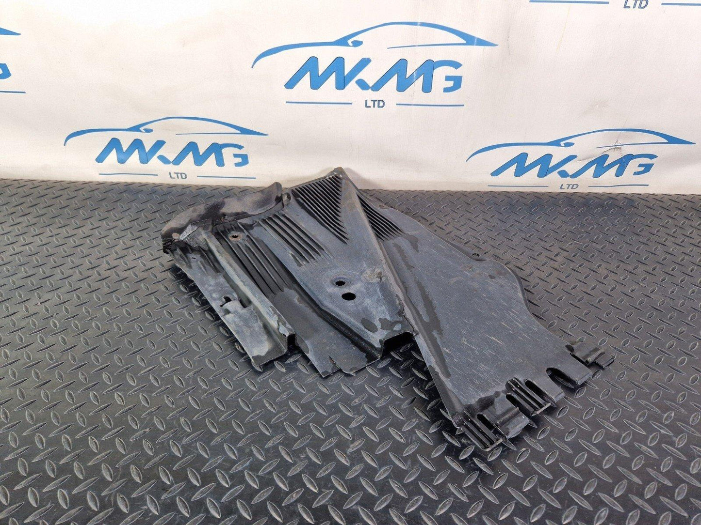 12-17 AUDI S5 CONVERTIBLE 8F REAR LEFT UNDERBODY COVER DAMAGED 8F0825215C