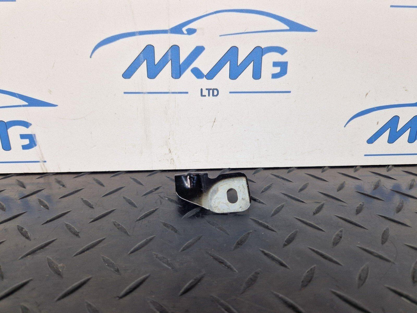 16-24 AUDI A5 F5 COUPE FRONT WING MOUNT BRACKET LEFT PASSENGER SIDE 8W0821469