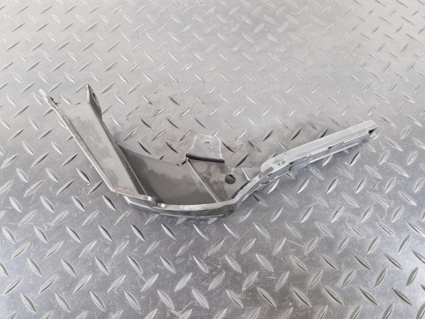 14-21 MERCEDES BENZ C300h W205 RIGHT OS REAR BUMPER MOUNTING BRACKET A2058854323