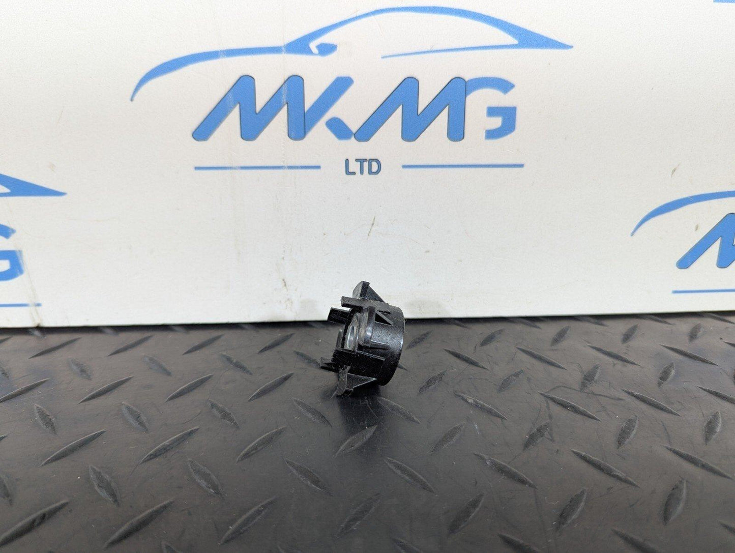 11-19 MERCEDES BENZ ML W166 GENUINE MOUNTING PLATE A1665040095