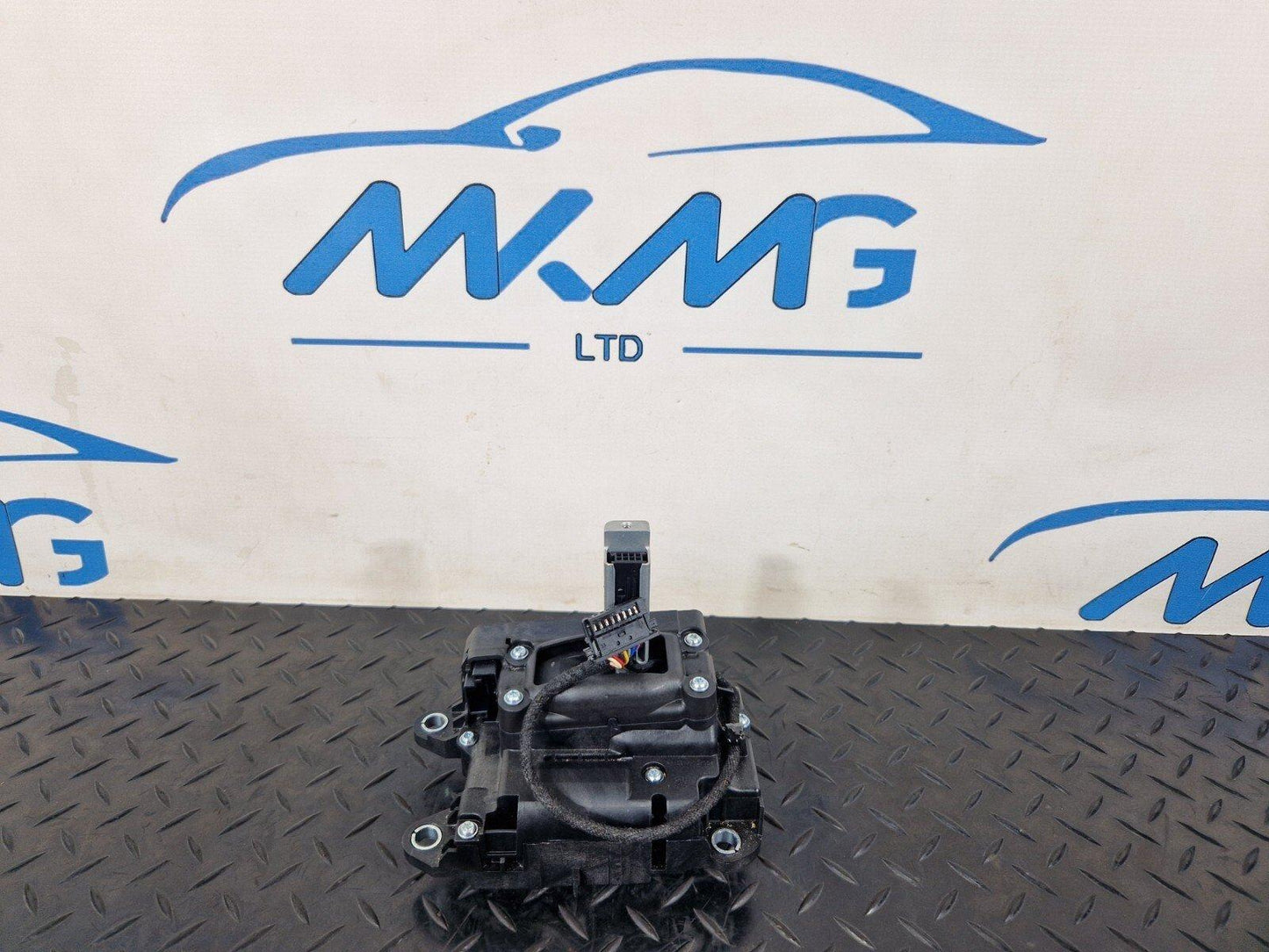 16-19 AUDI A4 B9 GENUINE GEAR SHIFT MECHANISM 8W2713041E