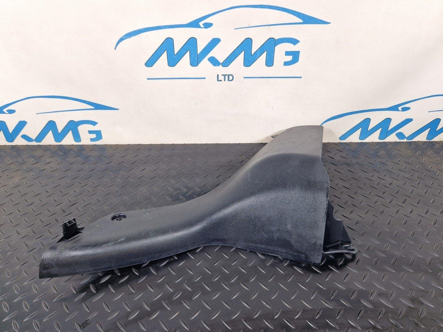 18-ON MERCEDES BENZ SPRINTER W907 FOOT WELL TRIM RIGHT A9076880100