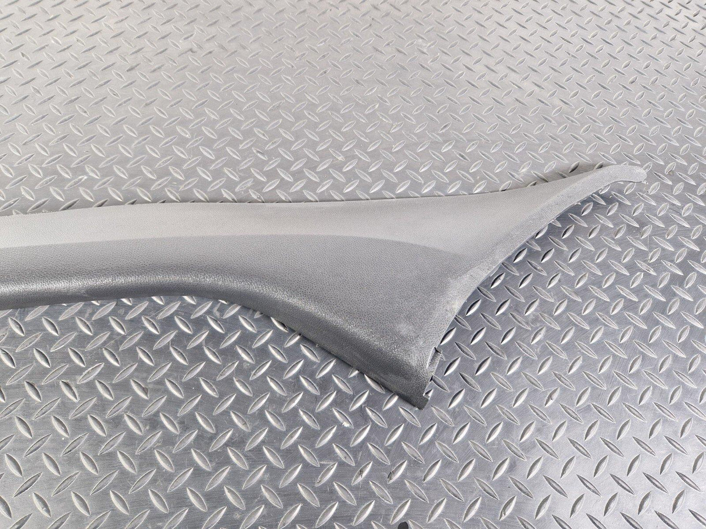 18-ON MERCEDES BENZ SPRINTER W907 FRONT LEFT A-PILLAR TRIM COVER A9076901000