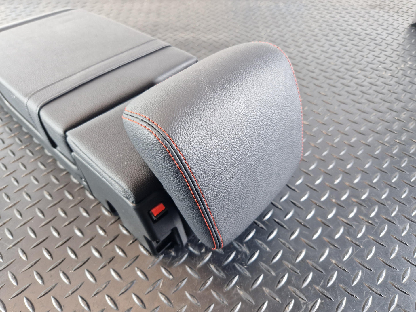 2019 - Mercedes-Benz B200d B-Class W247 SUV Centre Rear Armrest Seat