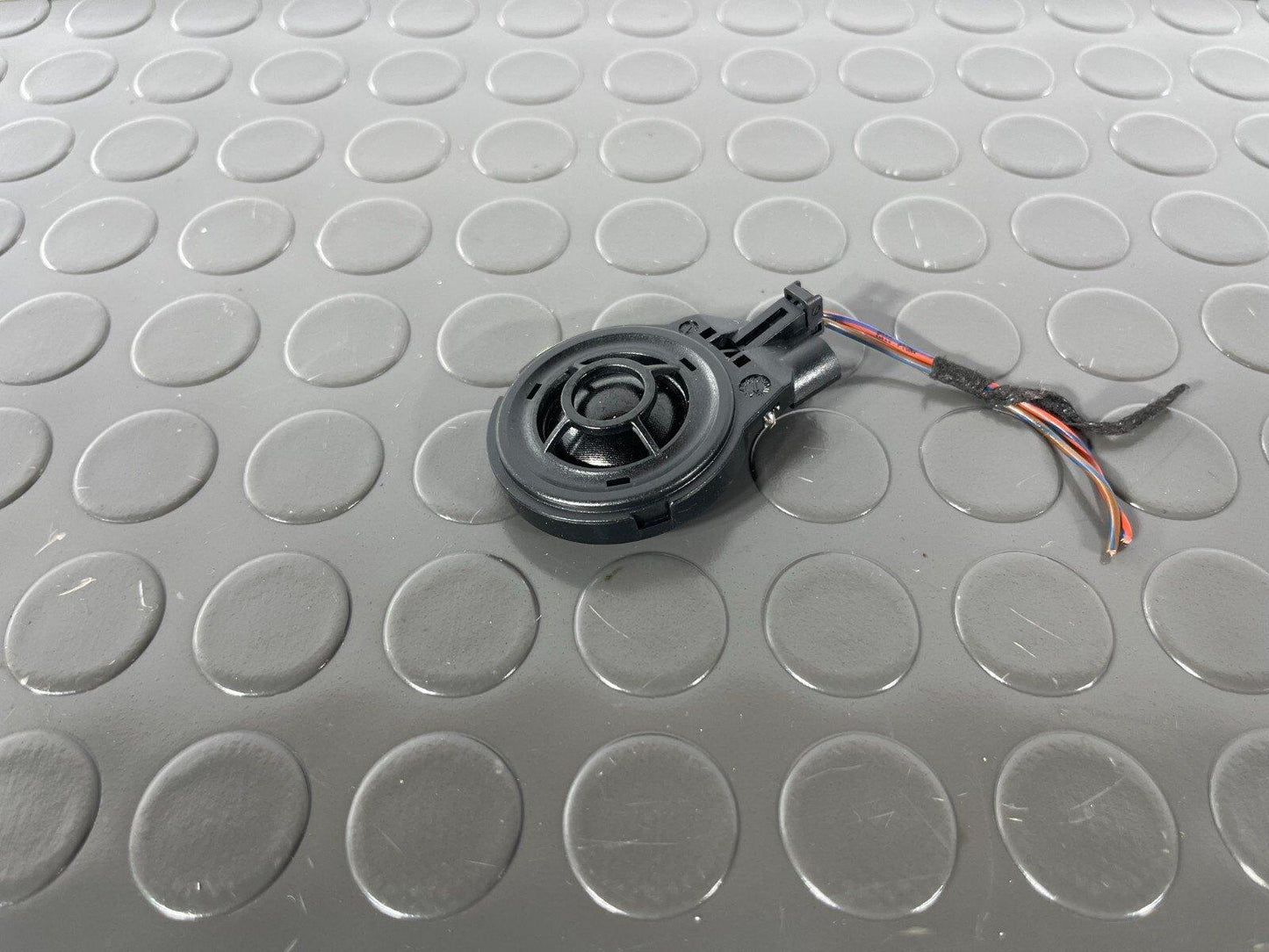 16-19 AUDI A4 B9 ESTATE GENUINE FRONT RIGHT OSF DOOR TWEETER SPEAKER 8W0035399A