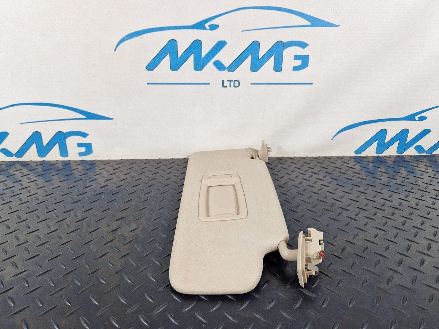 14-21 BMW 2 SERIES 218d GRAN TOURER F46 RIGHT SUN VISOR COVER 20150310
