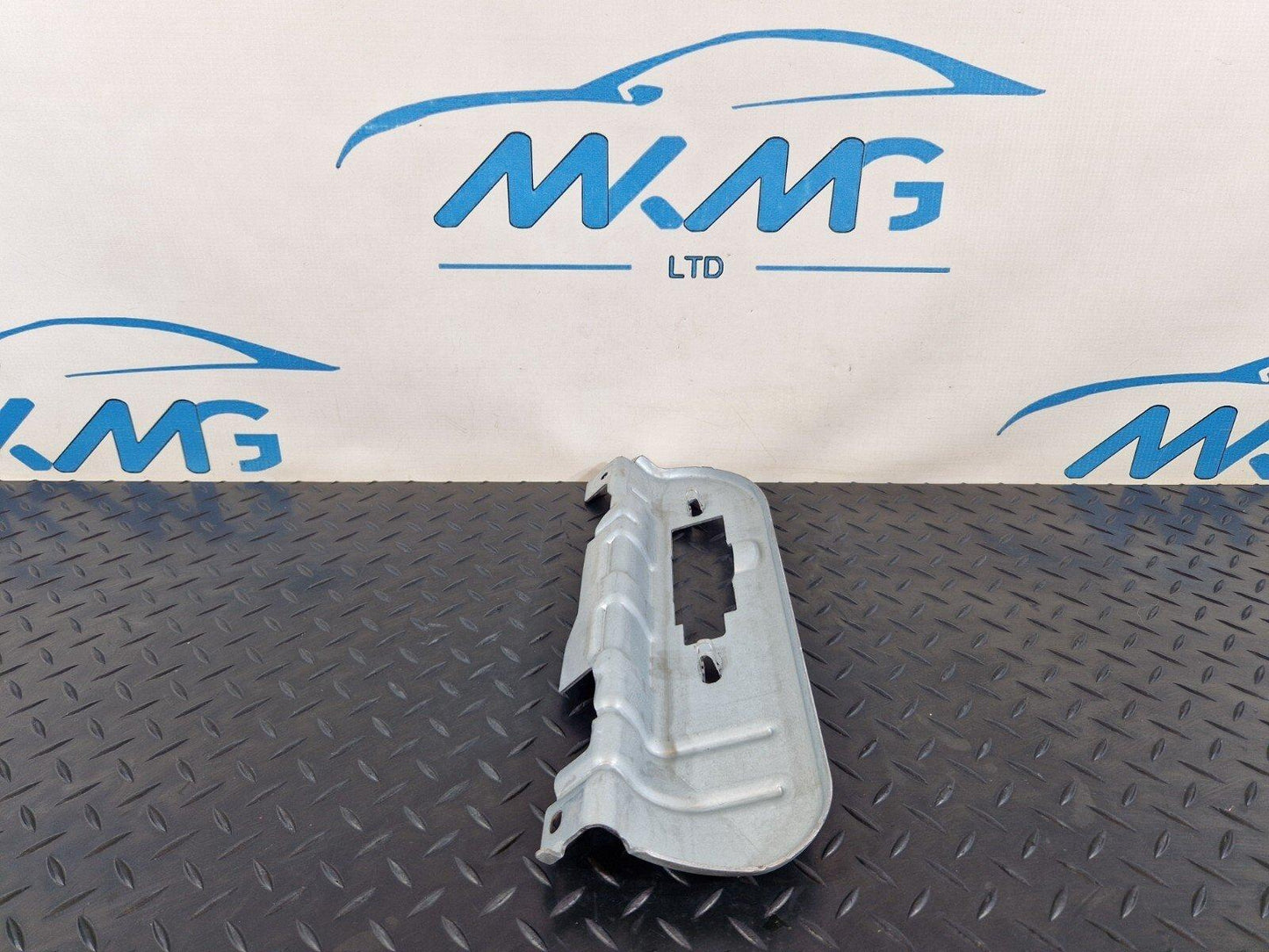 MERCEDES BENZ A CLASS W177 REAR RIGHT O/S GRAB HANDLE ROOF MOUNT BRACKET