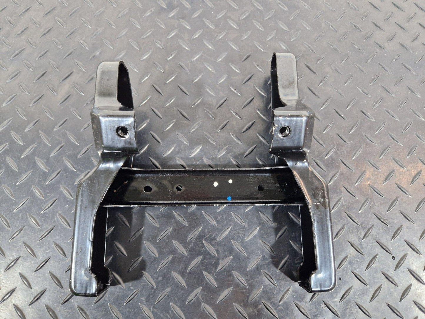 12-18 AUDI A6 C7 STEERING COLUMN MOUNTING BRACKET 8K2419250