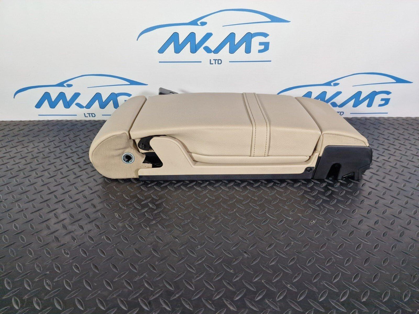 14-21 MERCEDES C CLASS W205 OEM REAR ARM REST SEAT BACK A2059200324