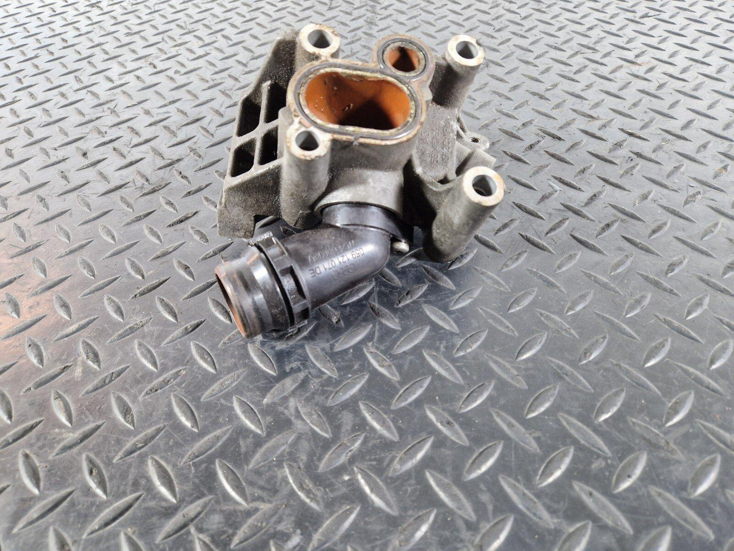 15-18 AUDI A7 4G GENUINE OEM AIR CON COMPRESSOR BRACKET 059121071DE