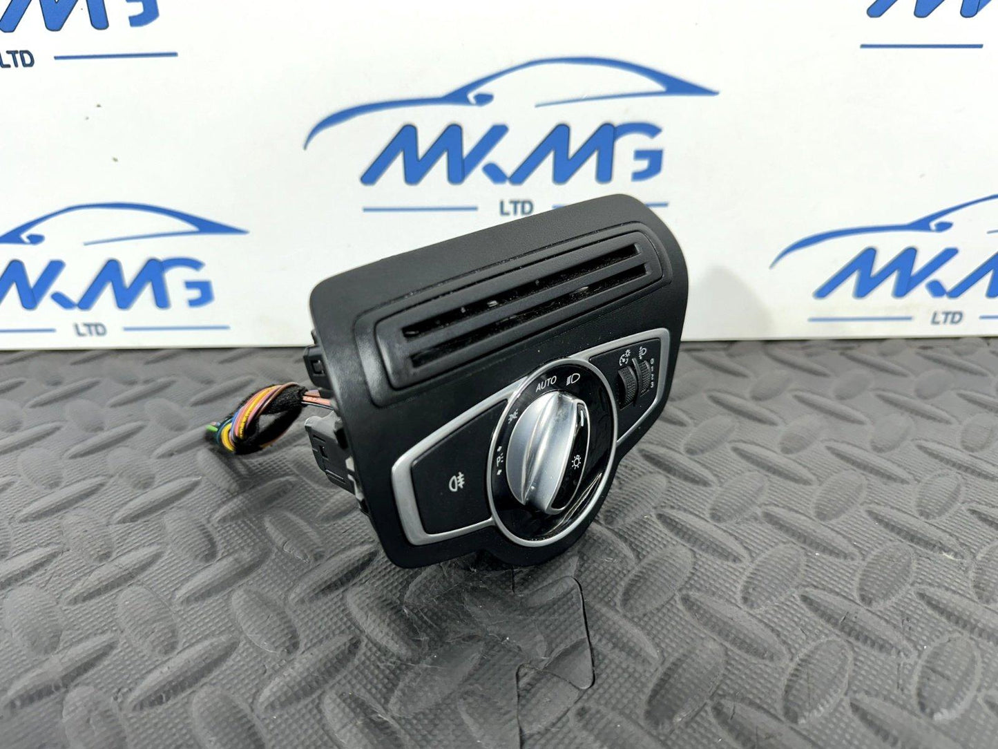 14-21 MERCEDES BENZ C300 W205 GENUINE HEADLIGHT CONTROL SWITCH A2059056000
