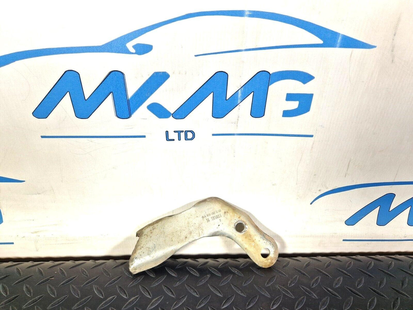 18-ON MERCEDES BENZ SPRINTER W907 EXHAUST BRACKET TO GEARBOX A9064921200