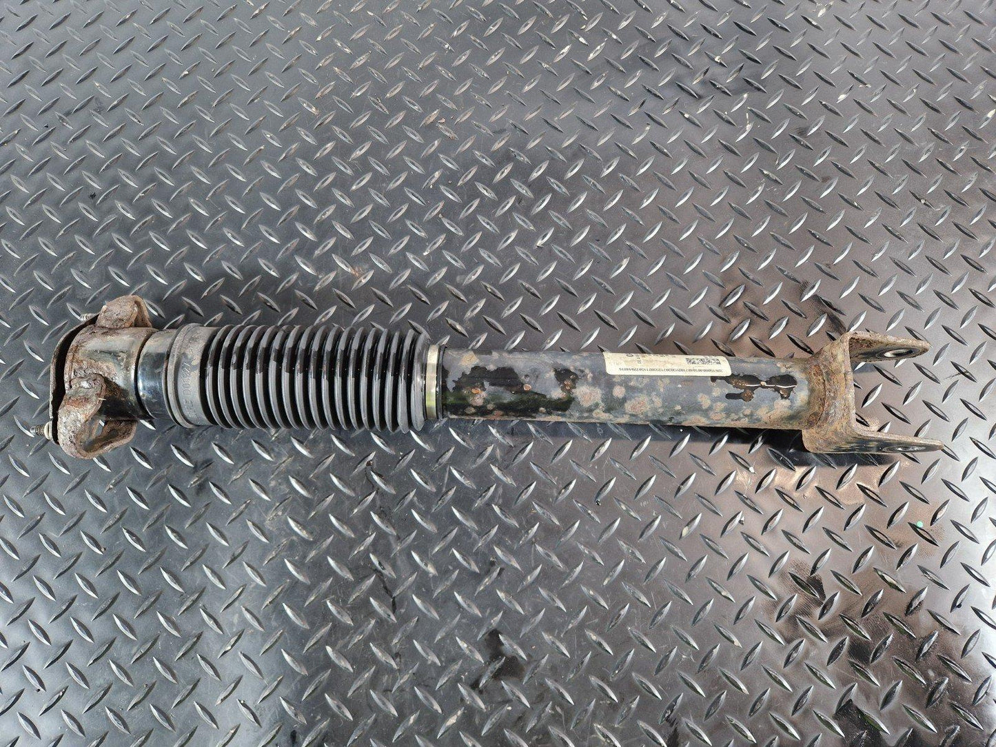 11-19 MERCEDES BENZ ML W166 REAR LEFT & RIGHT SHOCK ABSORBER A1663261500