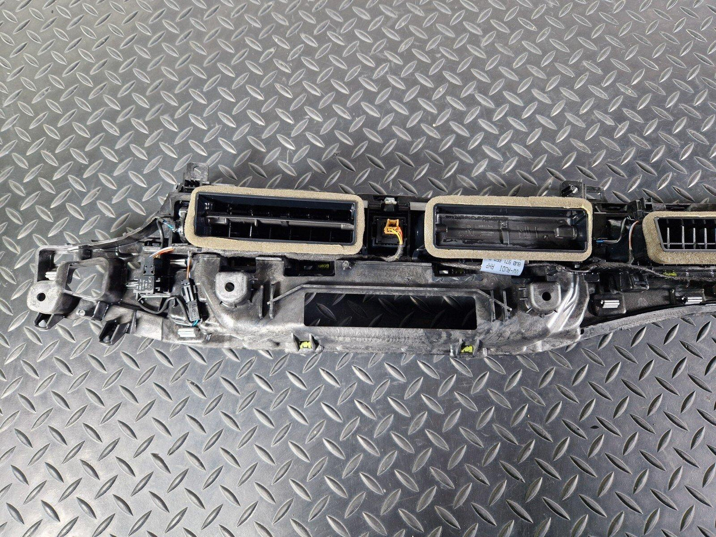 16-24 AUDI A5 F5 COUPE GENUINE DASHBOARD AIR VENTS 8W2820901C 8W0971659B