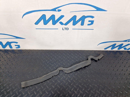 12-18 AUDI A6 C7 FRONT LEFT DRIVER FENDER UPPER SEAL STRIP  4G0823731