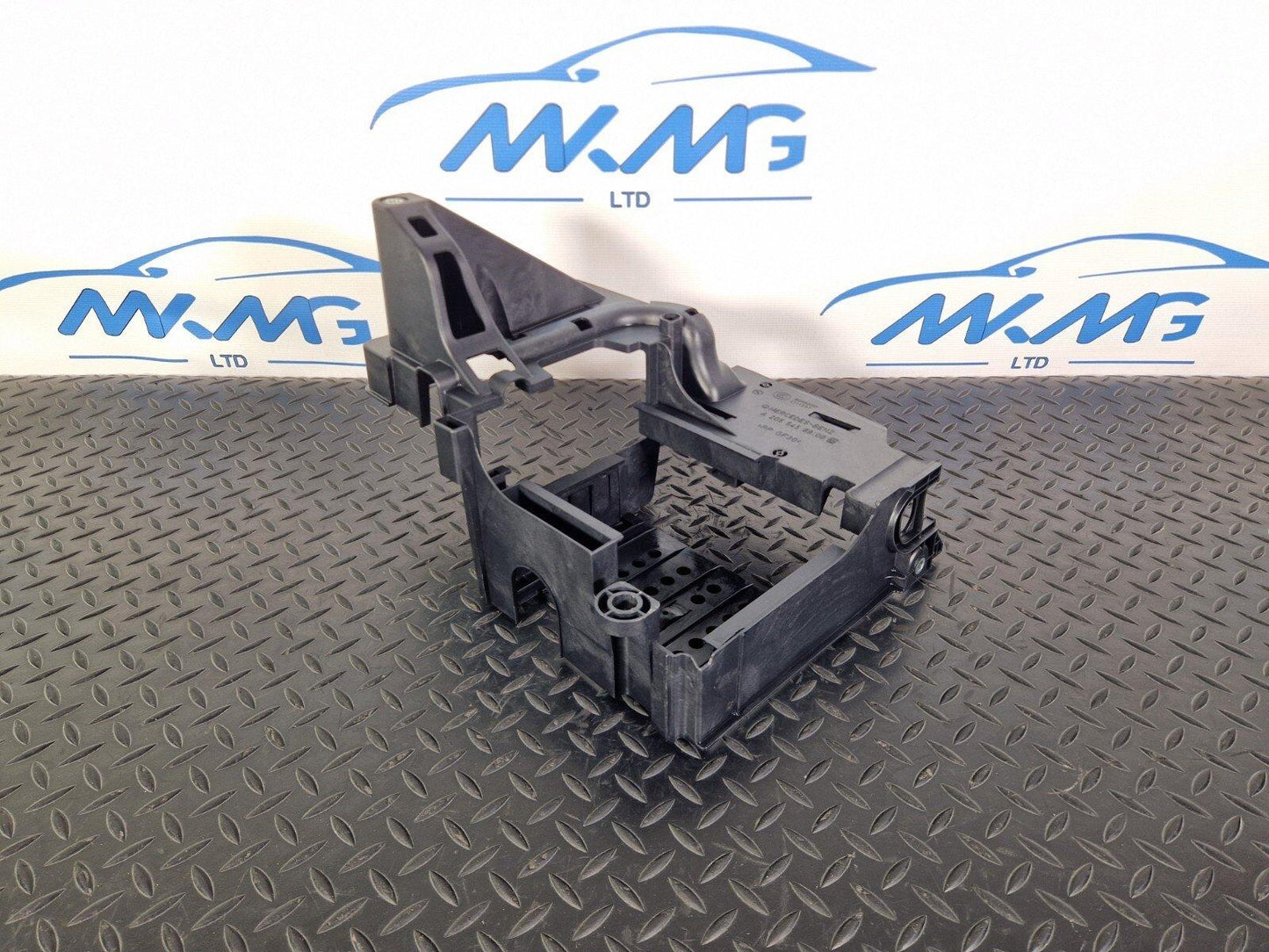 14-21 MERCEDES C300h W205 OEM CD CHANGER ECU HOLDER BRACKET MOUNT A2055458900