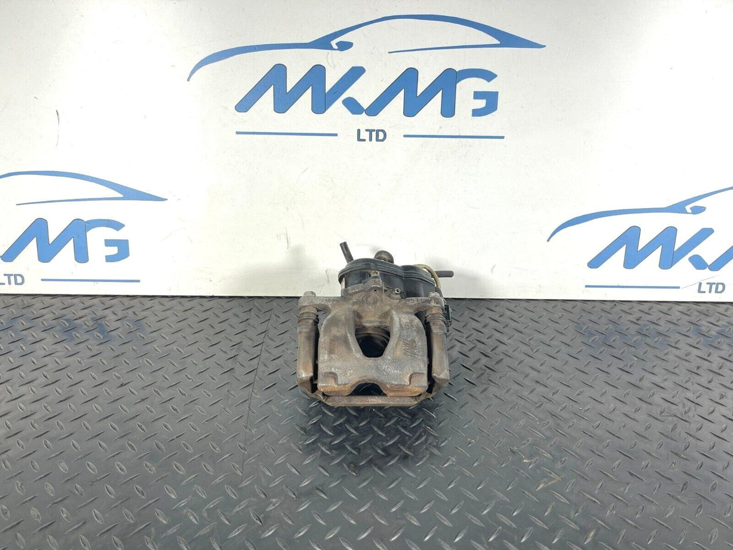 16-19 AUDI A4 B9 GENUINE REAR UK LEFT ELECTRIC BRAKE CALIPER 8W0615405AA