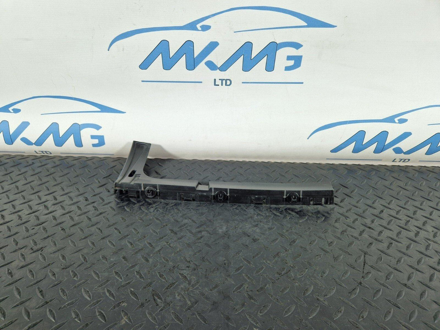10-17 AUDI A8 4H REAR LEFT N/S BUMPER GUIDE BRACKET MOUNT 4H0807453B