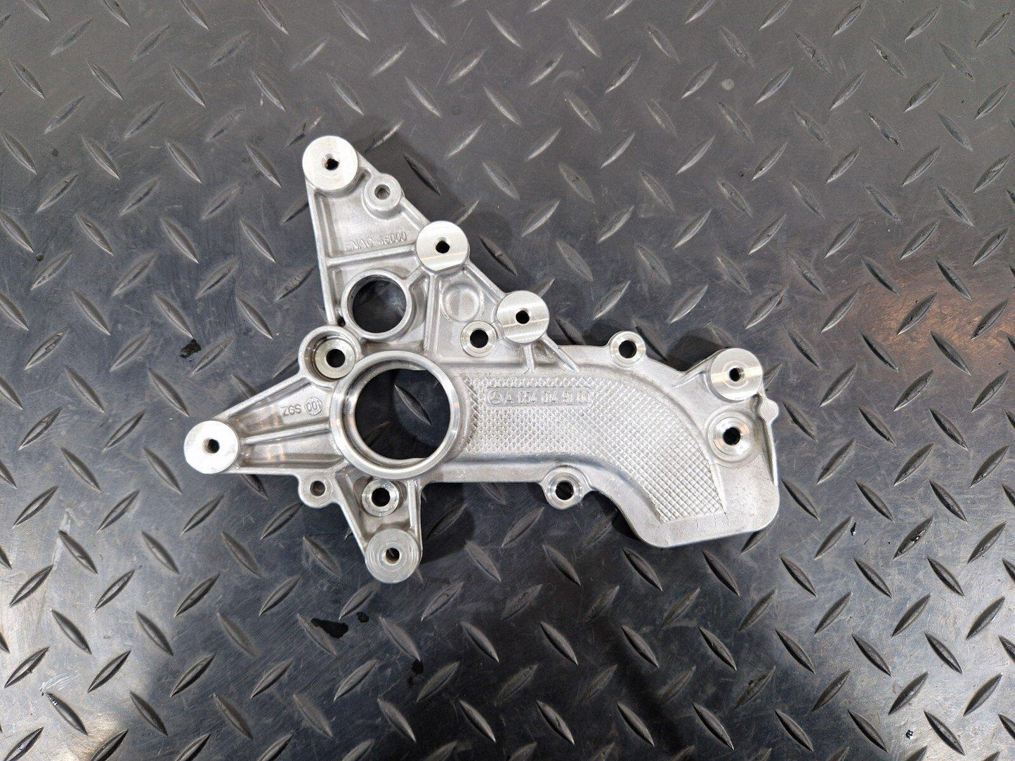 19-ON MERCEDES BENZ A B W177 W247 2.0D OM654 OIL SUMP PAN PLATE A6540149100