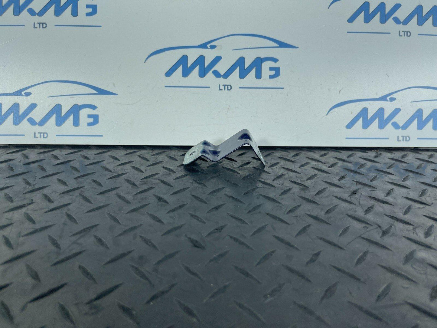 16-23 AUDI A5 F5 SPORTBACK S-LINE  WING FENDER BRACKET FRONT 8W6821471