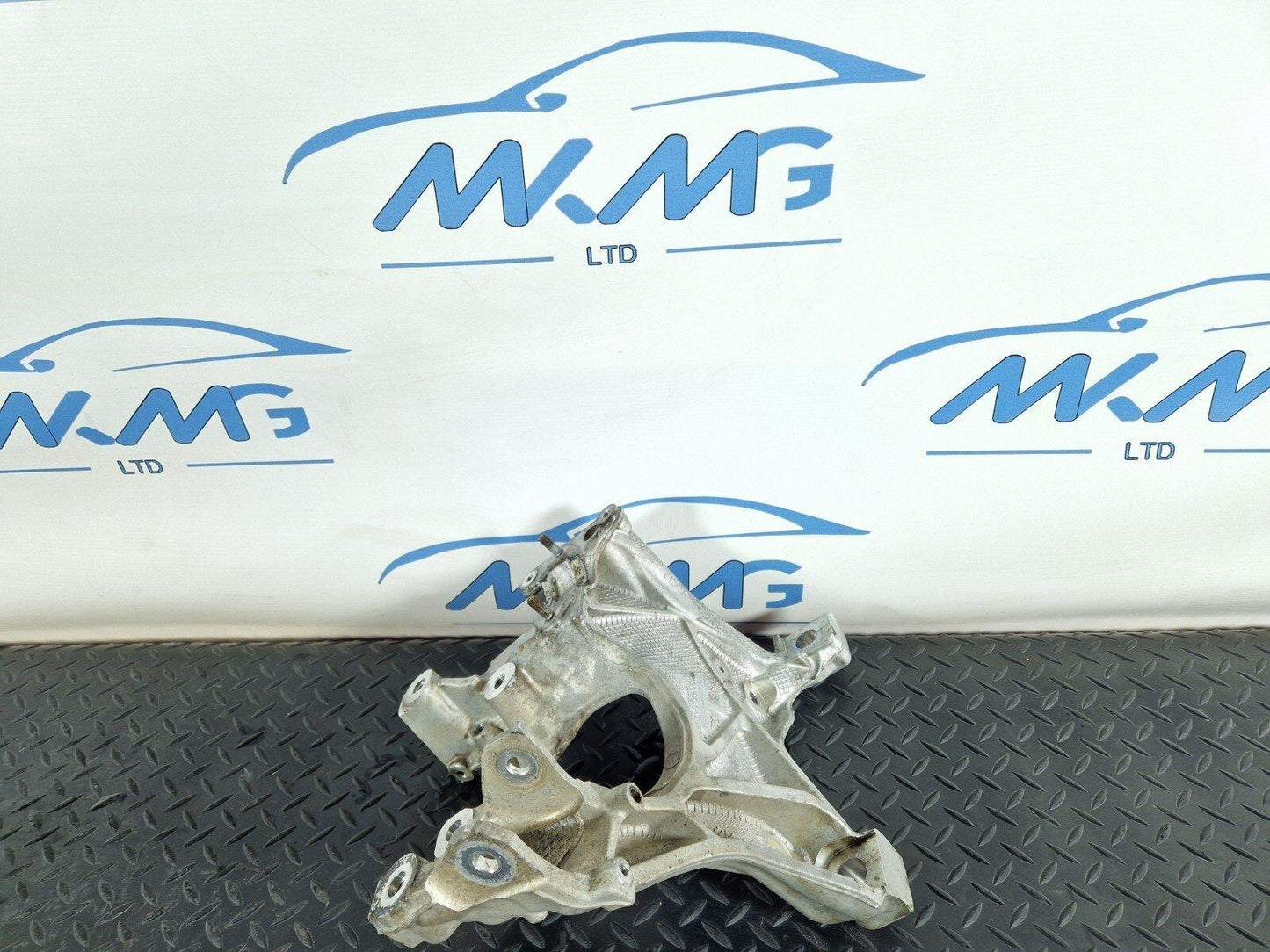 16-24 AUDI A5 F5 COUPE FRONT LEFT N/S SIDE ENGINE MOUNT BRACKET 8W0399295E