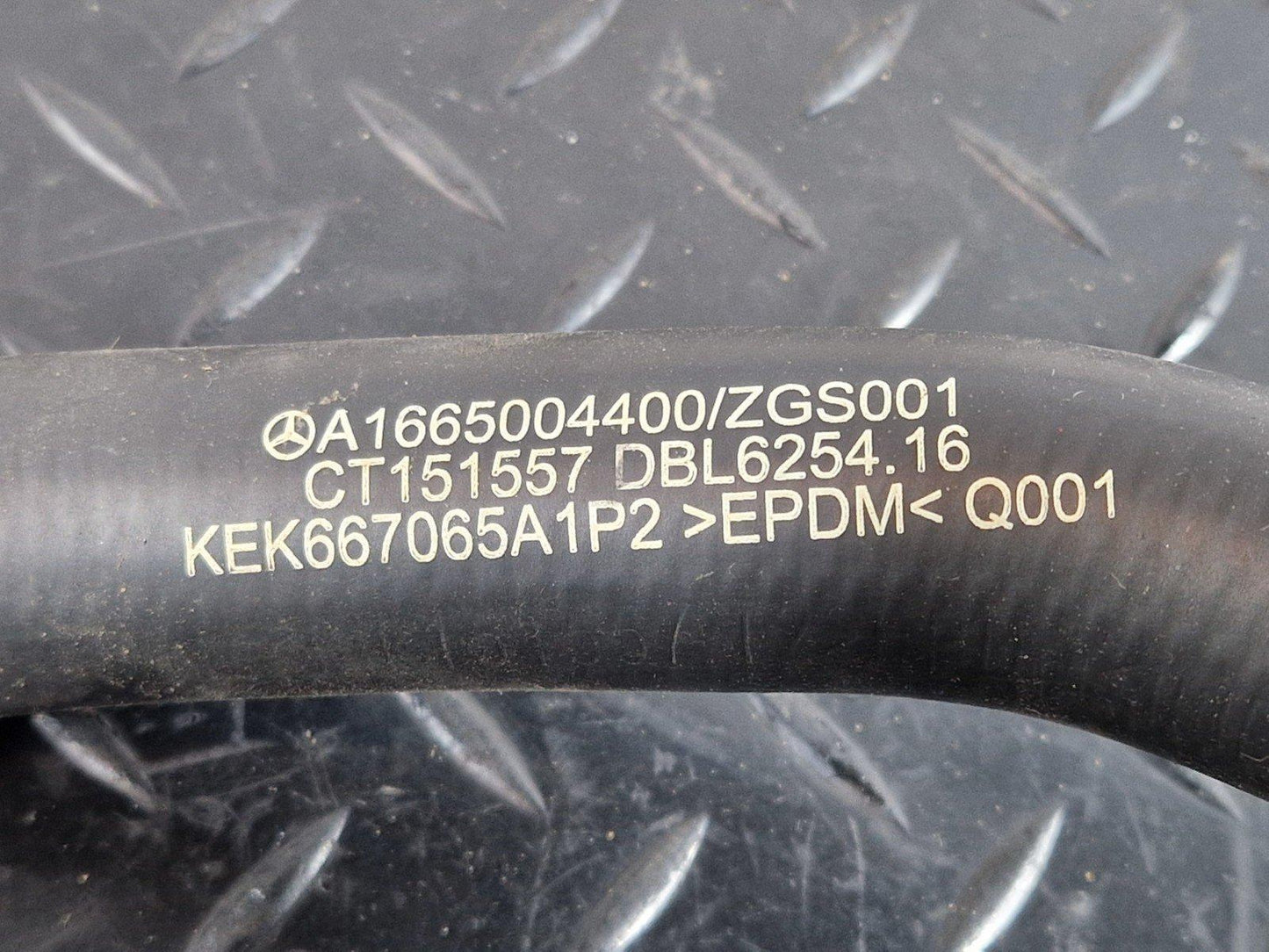 16-19 MERCEDES BENZ GLE W166 GENUINE COOLANT HOSE LINE PIPE A1665004400