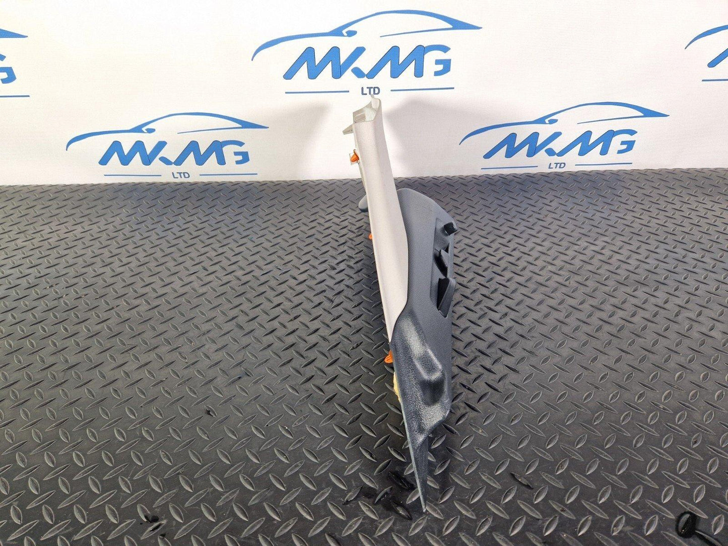 14-20 MERCEDES BENZ GLA 200 X156 OEM BOOT REAR LEFT C-PILLAR TRIM A1566904300