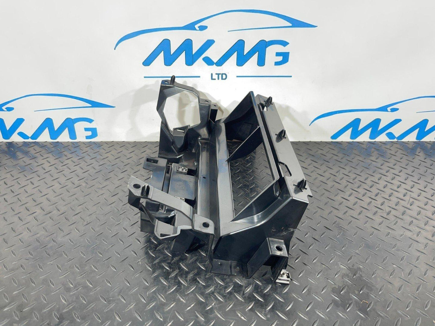 LAND ROVER DISCOVERY SPORT L550 2020 Dashboard Multimedia Display Bracket Trim