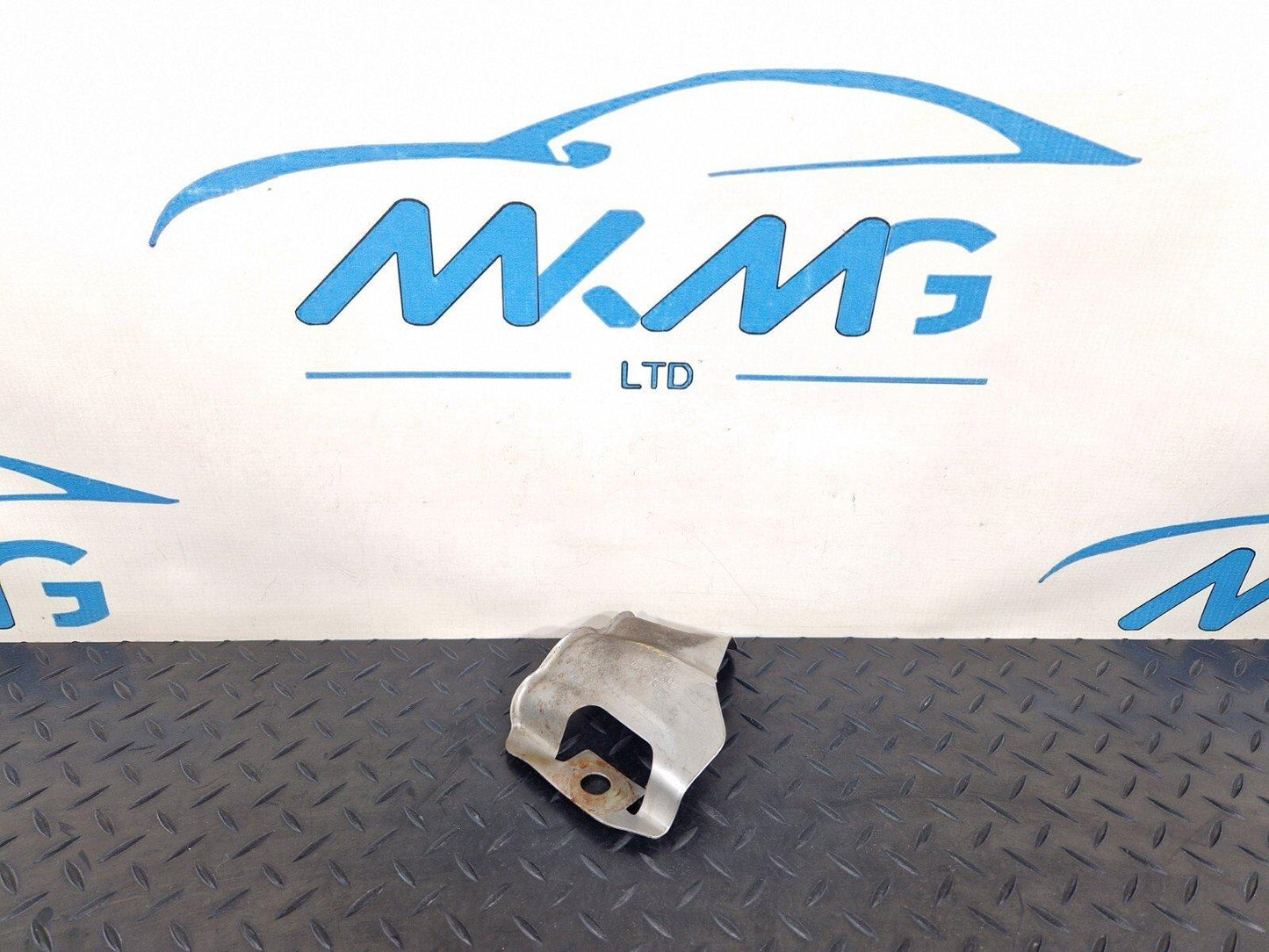 14-21 MERCEDES BENZ C220 W205 FUEL FILLER NECK BRACKET PROTECT SHEET A2054750046