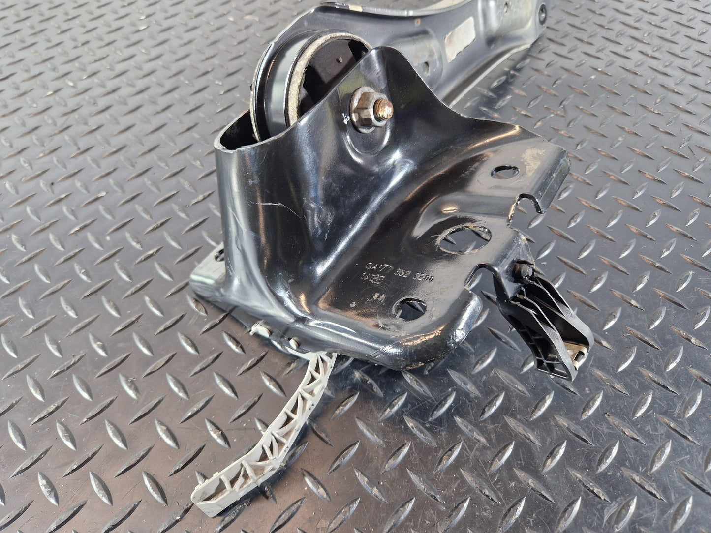 2019 -Mercedes B200d B-Class W247 Rear Right Control Arm A1773523200 A2473520800