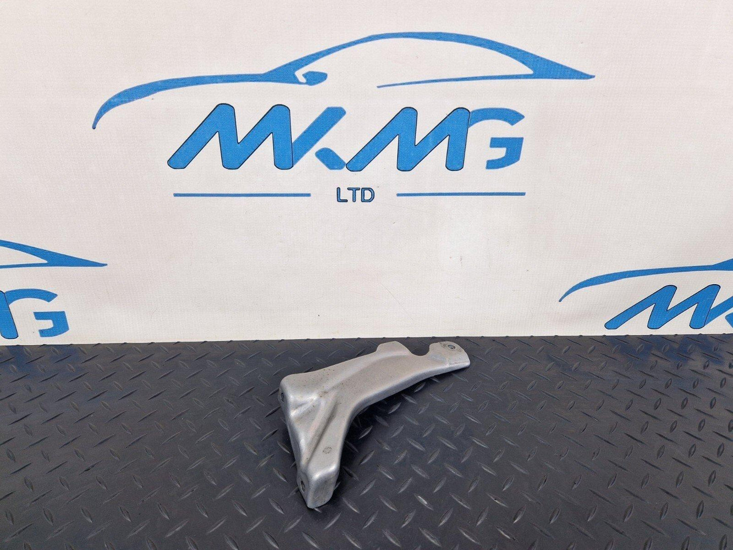 19-ON MERCEDES BENZ B CLASS W247 INTAKE MANIFOLD SUPPORT BRACKET A6540961445