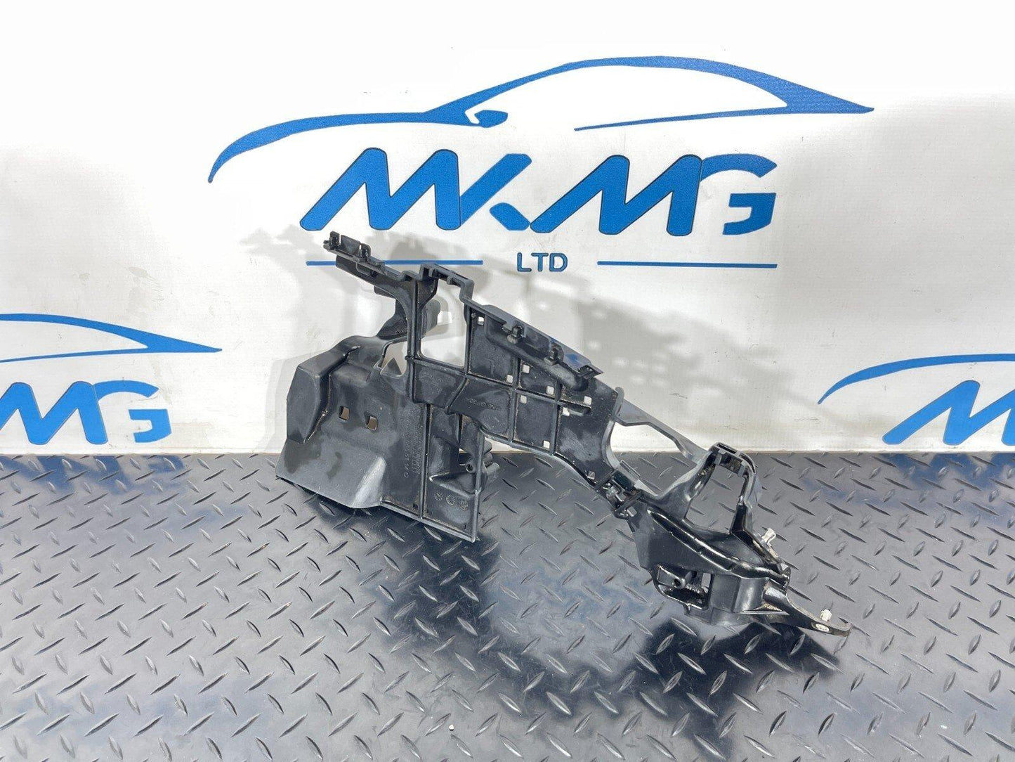 14-21 MERCEDES BENZ C350E W205 REAR LEFT BUMPER BRACKET A2058855114