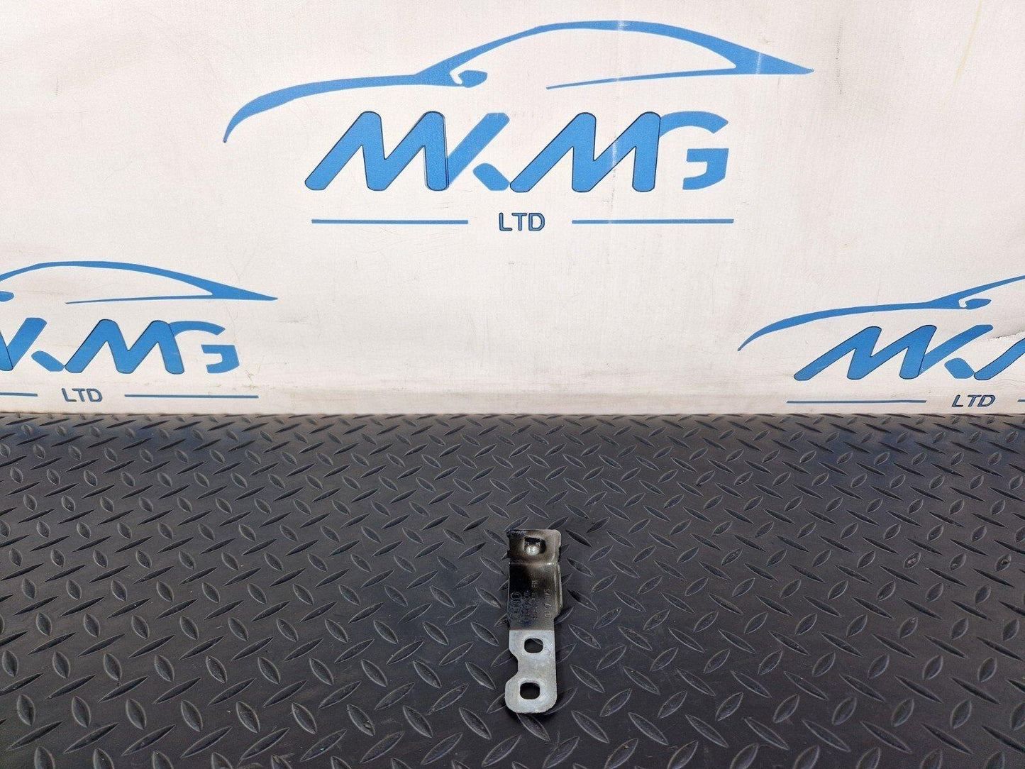 16-24 AUDI A5 F5 COUPE OEM WING FENDER BRACKET FRONT RIGHT 8W6821434