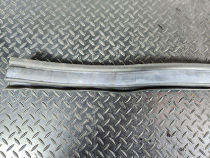 11-19 MERCEDES BENZ ML W166 GENUINE ENGINE COMPARTMENT RUBBER SEAL A1668870098