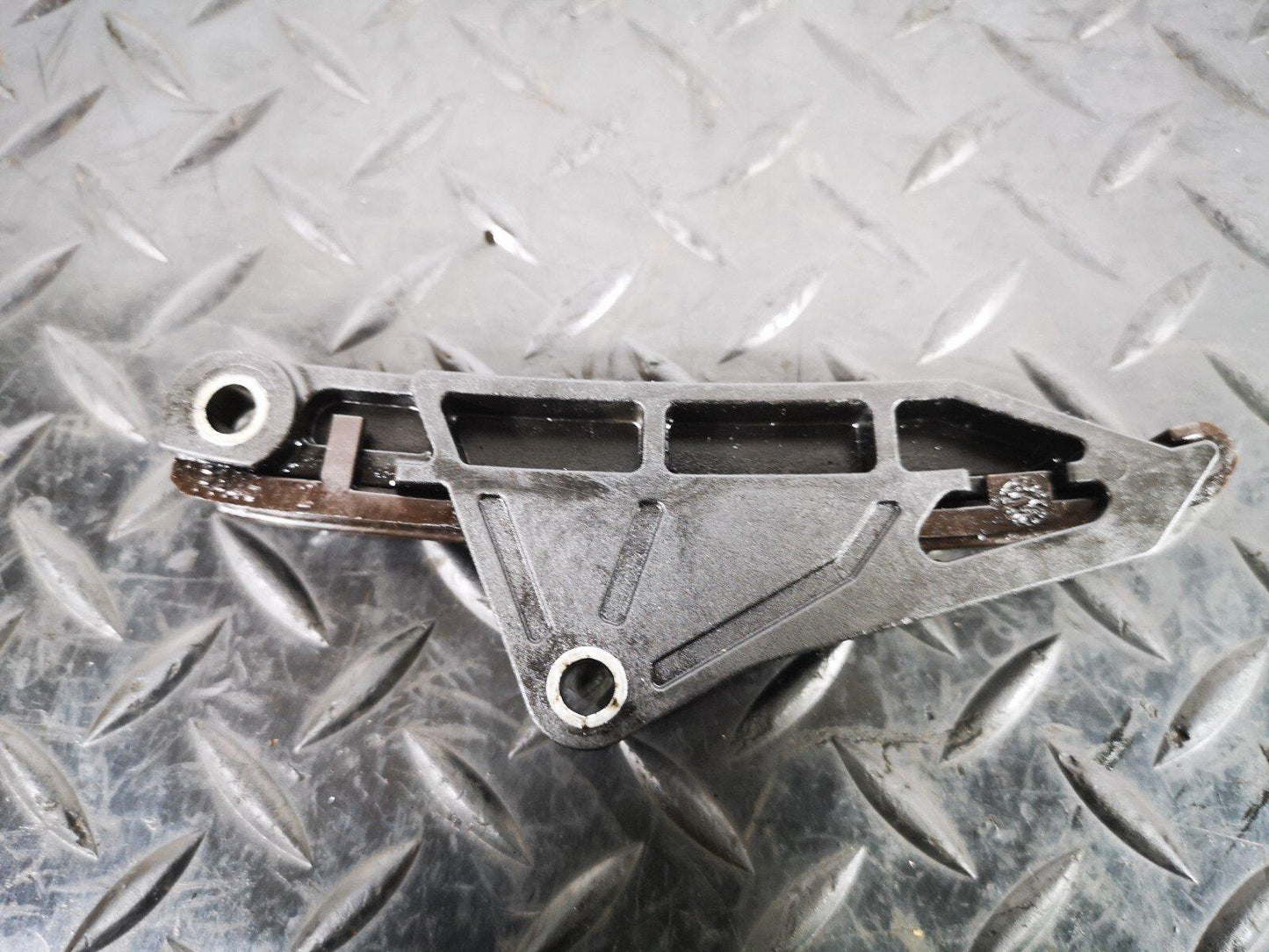 16-19 AUDI A4 B9 S-LINE GENUINE V6 3.0TDI CSW TIMING CHAIN GUIDE 059109538R