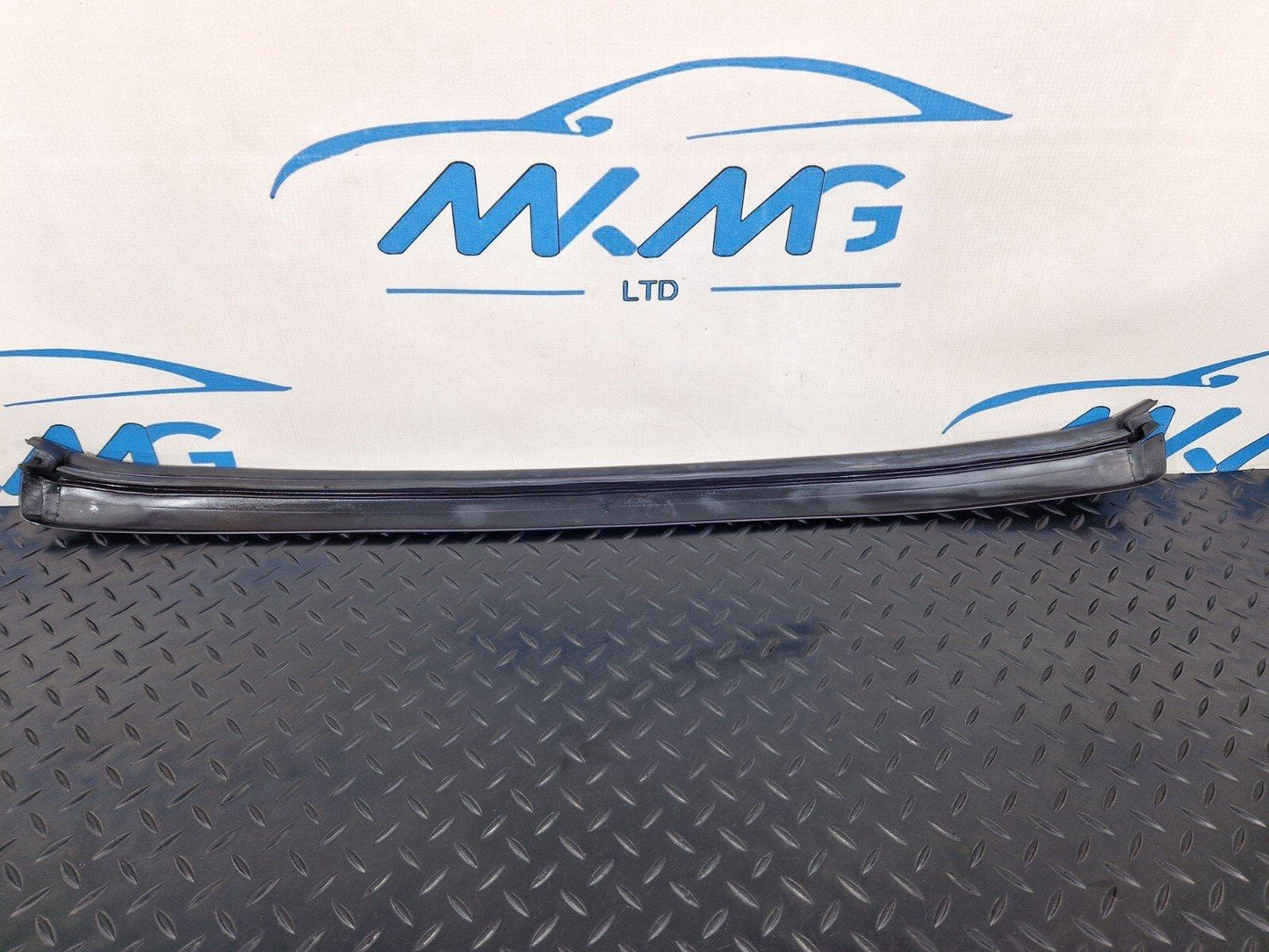 11-18 BMW 6 SERIES F06 GENUINE ENGINE HOOD SEALING RUBBER 7211920