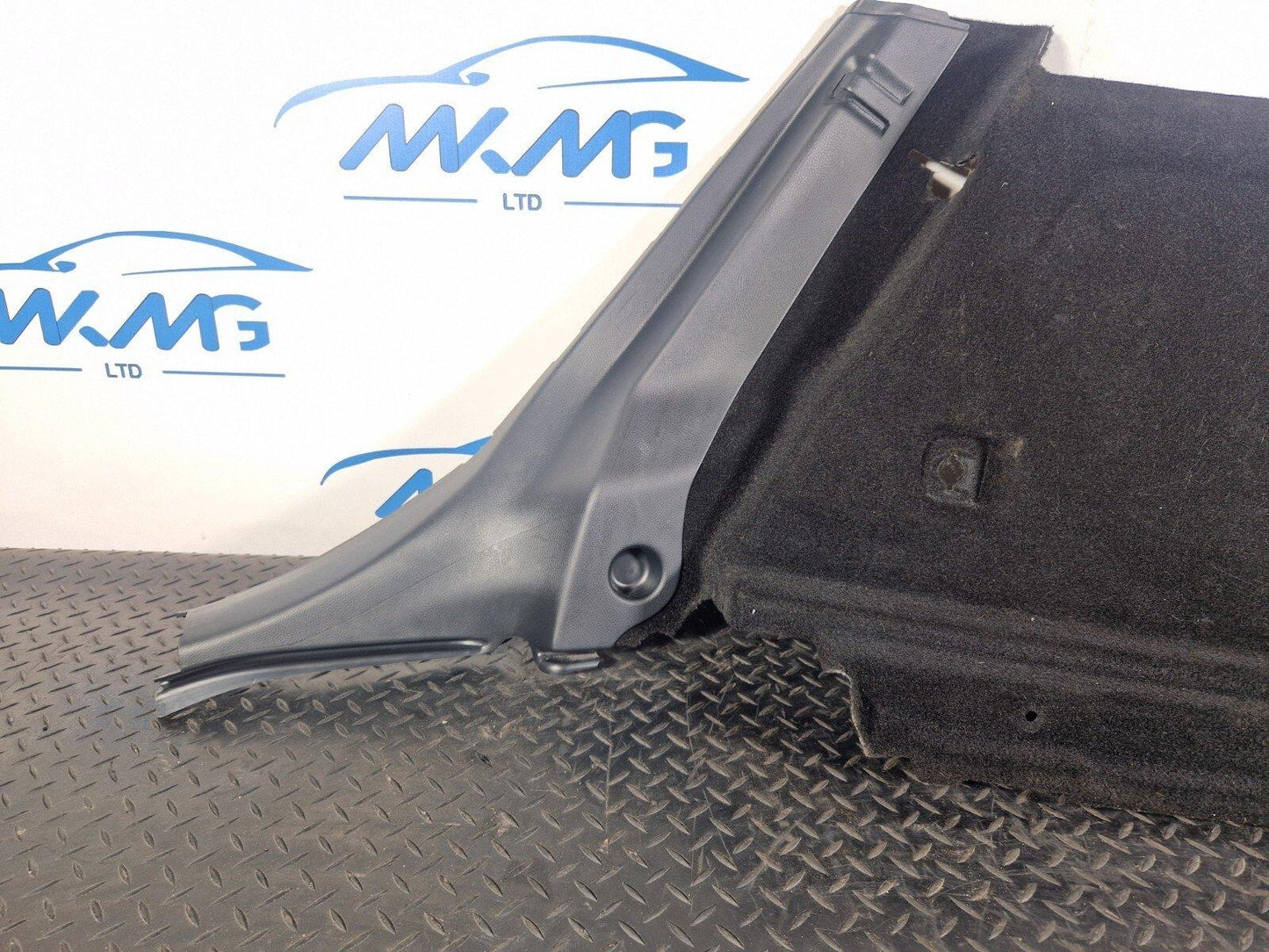 14-20 MERCEDES BENZ GLA X156 RIGHT SIDE TRUNK TRIM A1566905600