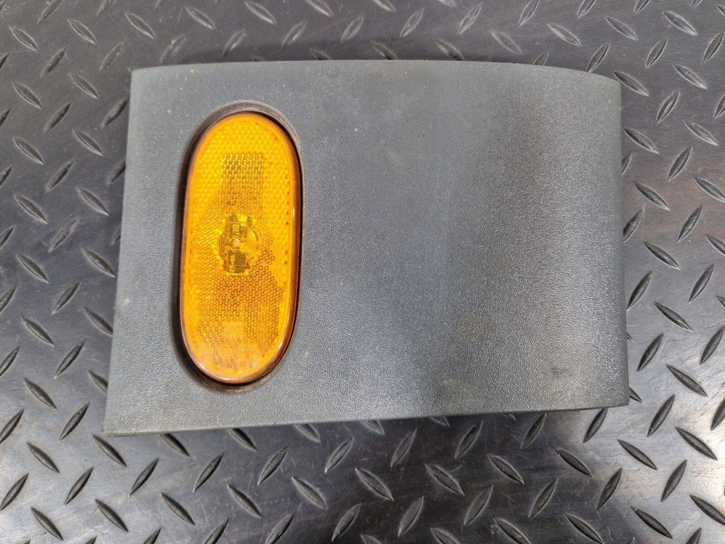 18-ON MERCEDES BENZ SPRINTER W907 W910 FRONT RIGHT TRIM PANEL A9106907600
