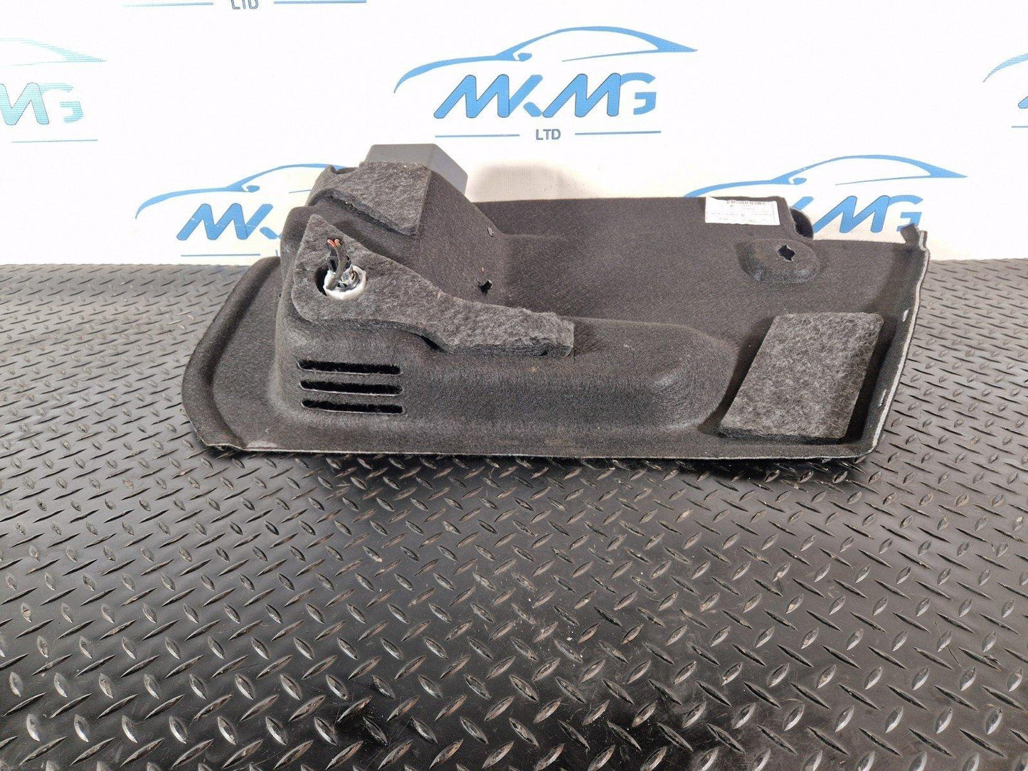 19-ON MERCEDES BENZ B CLASS W247 GENUINE LEFT SIDE TRUNK TRIM A2476905303