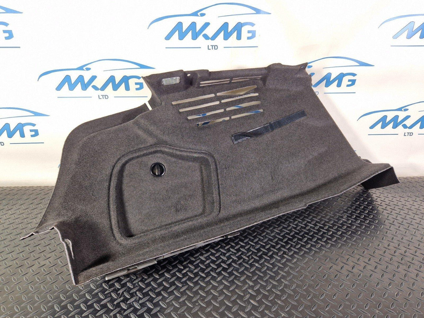 16-19 AUDI A4 B9 GENUINE REAR PASSENGER SIDE BOOT TRIM PANEL 8W5863879