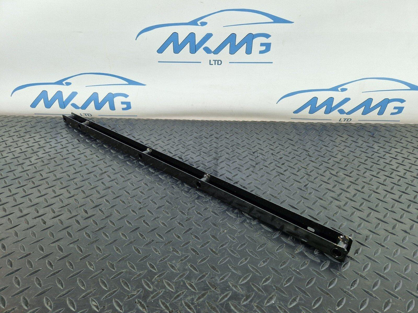 14-23 MERCEDES BENZ VITO W447 CROSSMEMBER ATTACHMENT ANGLE BRACKET A4476100002