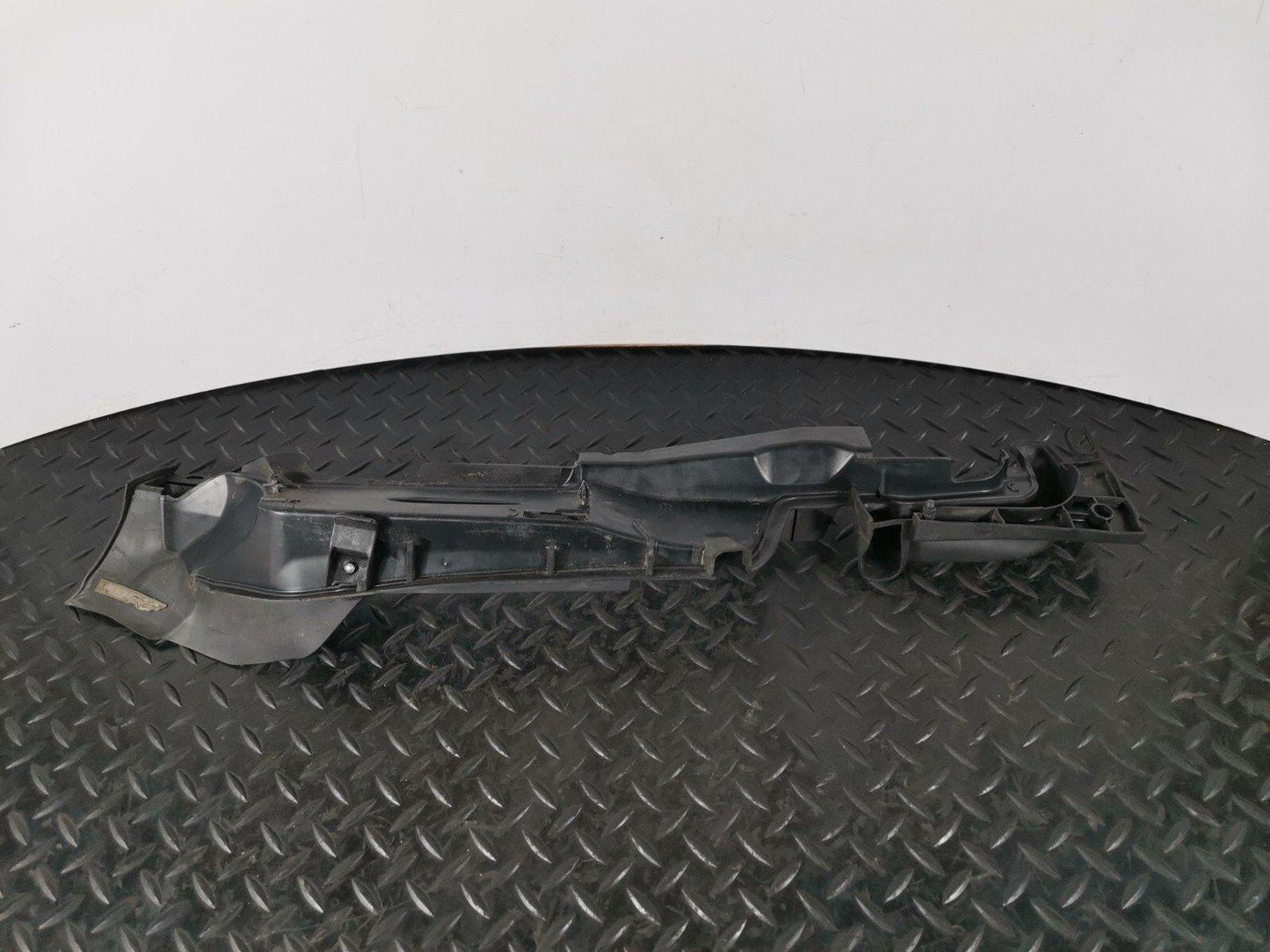 16-19 AUDI A4 B9 SALOON GENUINE RIGHT DRIVER SIDE WING PANEL  SEAL 8W0821170